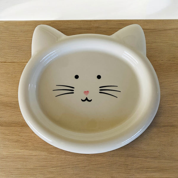 Sweet White Cat Face Plate
