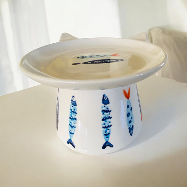 Whisker Friendly White & Blue Fishes Dish