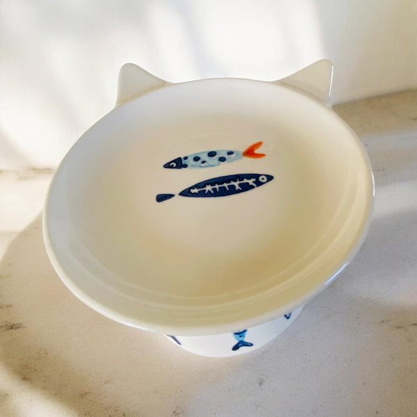Whisker Friendly White & Blue Fishes Dish