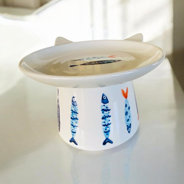 Whisker Friendly White & Blue Fishes Dish