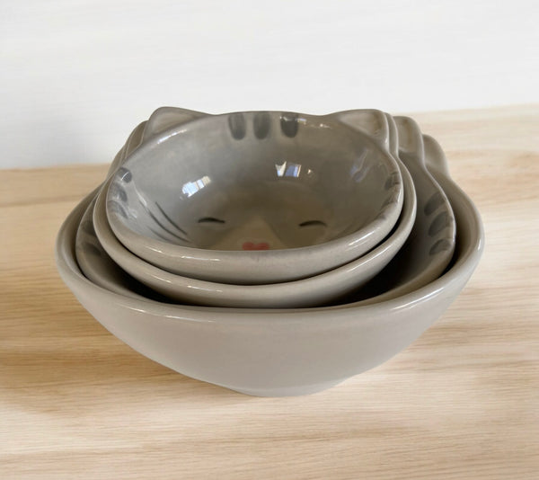 Gray Tabby Cats Measuring Cups