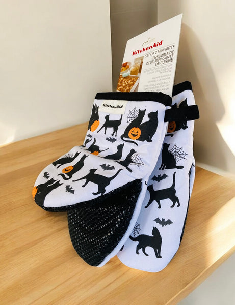 Black Cats & Pumpkins Mini Oven Mitts