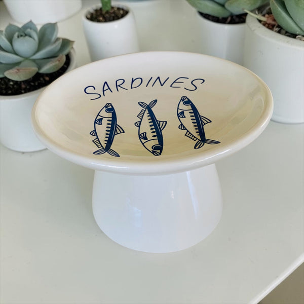 Whisker Friendly White & Blue Sardine Dish