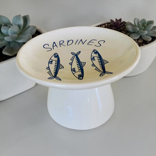 Whisker Friendly White & Blue Sardine Dish