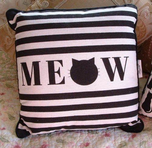 Black Cat Meow PILLOW - The Good Cat Company