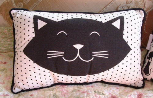 Happy Black Cat Face Accent Pillow - The Good Cat Company