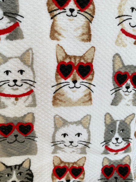 Cats in Heart Shape Glasses Towel Set